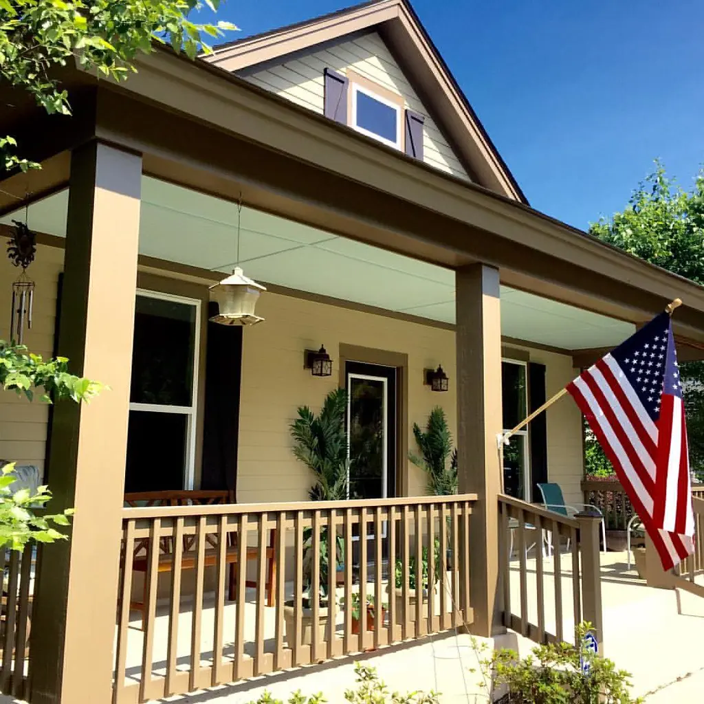 Close view of a completed cottage porch in Live Oaks at Battery Creek